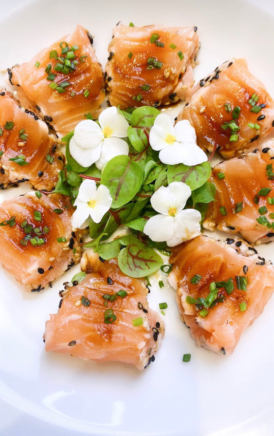 Tataki de salmão e suas sementes